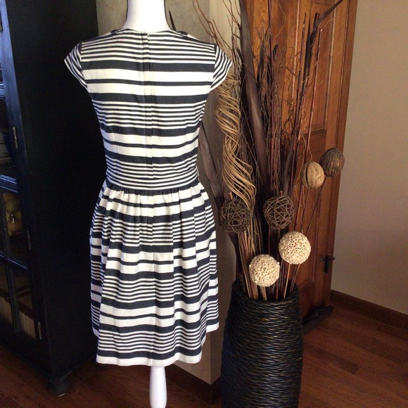 Betsey Johnson Pleated Dress Sz 6 - Picture 6 of 8